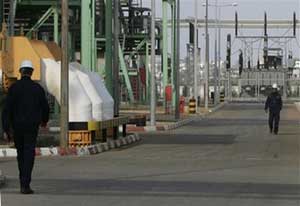 توقف محطة توليد الكهرباء في غزة عن العمل بسبب نفاذ الوقود 