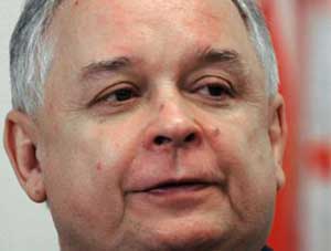 مصرع الرئيس البولندي في تحطم طائرة فوق روسيا