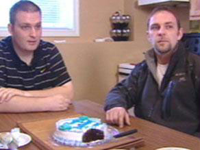 شخص يكتشف ان جاره  هو شقيقه