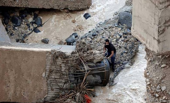 طالبان وفتاة يحملون الجنسية العراقية بين ضحايا سيول البحر الميت