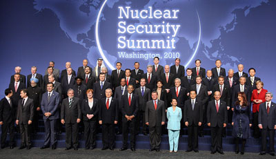 قمة واشنطن تتفق على العمل لضمان امن المواد النووية خلال اربع سنوات 
