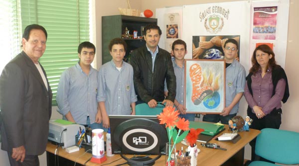 النجم راغب علامة زار طلّاب مدرسة القديس جاورجيوس قبل توجّههم الى كوبنهاغن