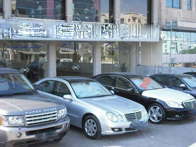 الجمارك تسمح للمستثمرين بادخال مؤقت لسيارة واحدة