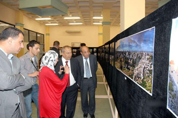 معرض للتصوير الفوتوغرافي والتصميم الجرافيكي في الهاشمية معرض للتصوير الفوتوغرافي والتصميم الجرافيكي في الهاشمية