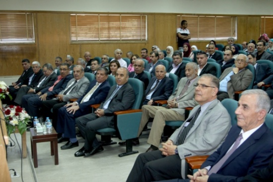 كلية الزراعة في " الأردنية" تحتفي بخريجي فوجها الرابع عشر في يومها العلمي