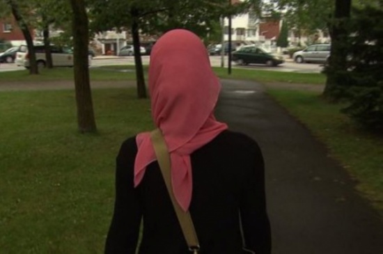 غرامة على مصففة شعر لرفضها استقبال مسلمة محجبة
