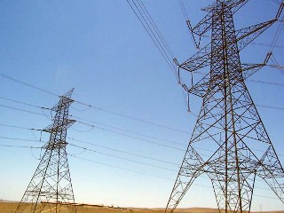 محتجون مصريون يهددون بقطع الكهرباء عن الأردن وقطاع غزة محتجون مصريون يهددون بقطع الكهرباء عن الأردن وقطاع غزة