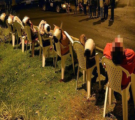 المكسيك: 7 جثث تجلس على كراسي وسط الطريق المكسيك: 7 جثث تجلس على كراسي وسط الطريق