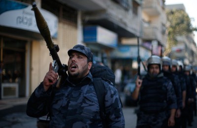 وزارة الداخلية في غزة تنظم عرضا عسكريا