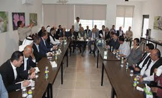 بتوجيهات ملكية: العيسوي يتابع مطالب المواطنين في محافظة جرش بتوجيهات ملكية: العيسوي يتابع مطالب المواطنين في محافظة جرش