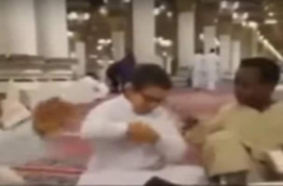 شاهد.. أطفال صم وبُكم يتعلمون القرآن والسنة في المسجد النبوي