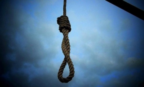 جثة "عشريني " معلقة بشجرة على طريق المطار..تفاصيل