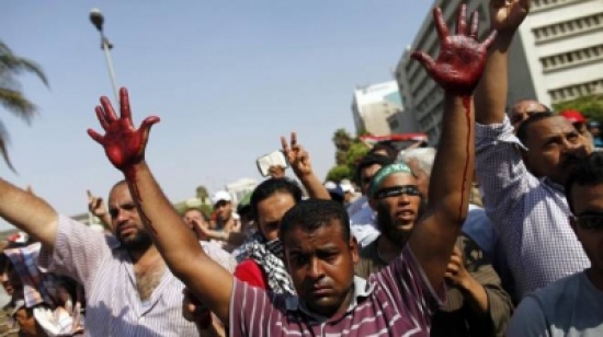 الاخوان المسلمون :ارتفاع قتلى هجوم على اعتصام لمؤيدي مرسي الى 70 الاخوان المسلمون :ارتفاع قتلى هجوم على اعتصام لمؤيدي مرسي الى 70