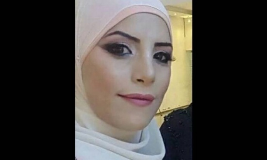 إبنة المغدورة دعاء ابو شرخ تروي تفاصيل قتل والدتها أمام أعينها إبنة المغدورة دعاء ابو شرخ تروي تفاصيل قتل والدتها أمام أعينها