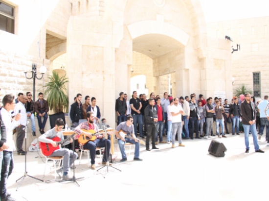 "غير جوك معنا " نشاط فني في البلقاء التطبيقية