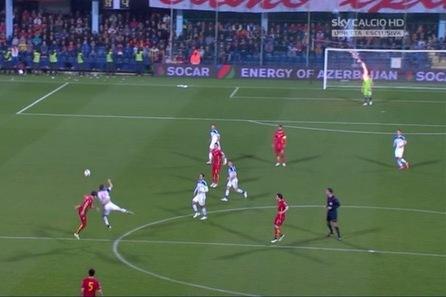 فيديو | صاروخ ناري يصيب حارس روسيا والحكم يوقف المباراة ! فيديو | صاروخ ناري يصيب حارس روسيا والحكم يوقف المباراة !