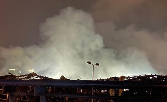 تصاعد الدخان من مرفأ بيروت ومخاوف من حريق جديد .. بالفيديو تصاعد الدخان من مرفأ بيروت ومخاوف من حريق جديد .. بالفيديو