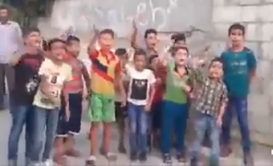 بالفيديو .. اطفال بني كنانة للرزاز : بدنا مي بالفيديو .. اطفال بني كنانة للرزاز : بدنا مي