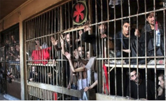 نظام الأسد يسلم الأهالي وثائق وفاة أبنائهم في السجون