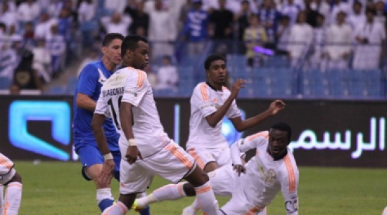 بالفيديو : الشباب يخطف الفوز من الهلال بالوقت القاتل بالفيديو : الشباب يخطف الفوز من الهلال بالوقت القاتل