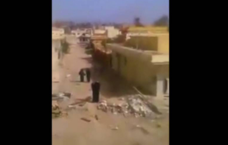 شاهدوا قوات البنيان المرصوص في سرت لحظة خروج ثلاث نساء من أحد الاحياء