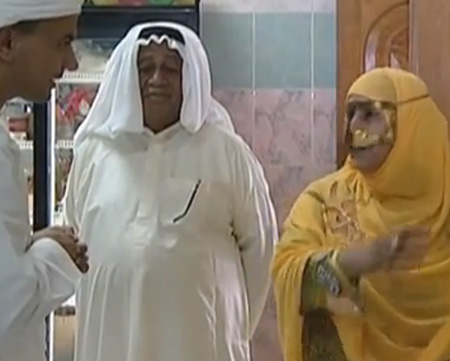 رجل يواجه غلاء الأسعار بلم شمل العائلة