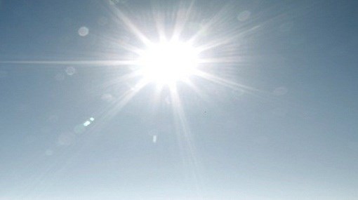 التعرّض لأشعة الشمس المباشرة فى الصيف يتسبب في الدوار والغثيان