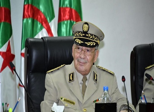الجيش الجزائري يدعو لإجراء انتخابات رئاسية في أسرع وقت الجيش الجزائري يدعو لإجراء انتخابات رئاسية في أسرع وقت
