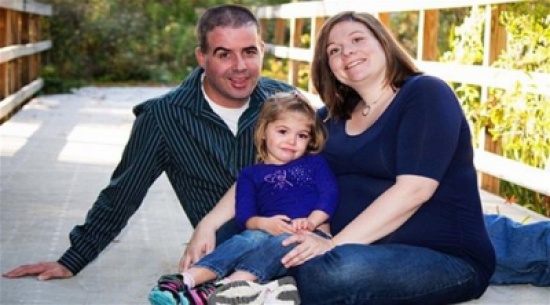 أمريكي يتعرف على ابنته للمرة الأولى بصورة يومية