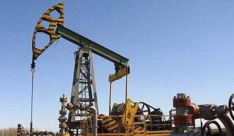 تقلص فائض مخزونات النفط الخام الامريكي الى 9ر4 مليون برميل