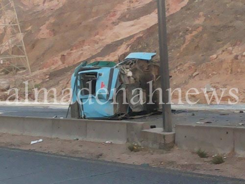 العناية الالهية تنقذ صاحب تريلا تدهورت في العقبة - صور العناية الالهية تنقذ صاحب تريلا تدهورت في العقبة - صور