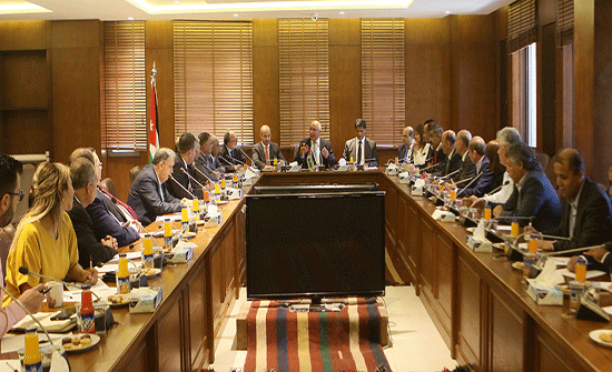 أحزاب وسطية تعرض مقترحاتها حول قانون الانتخاب