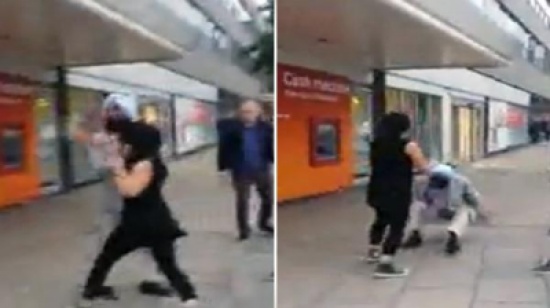 بريطانية تضرب رجلاً مسناً دون مبرر