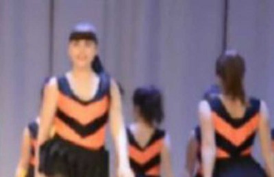سجن 3 روسيات أدّين “رقصة مثيرة” أمام نصب تذكاري سجن 3 روسيات أدّين “رقصة مثيرة” أمام نصب تذكاري
