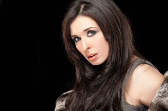 بالفيديو- طلاق العروسين خلال الزفاف... ودينا تواصل الرقص!! بالفيديو- طلاق العروسين خلال الزفاف... ودينا تواصل الرقص!!
