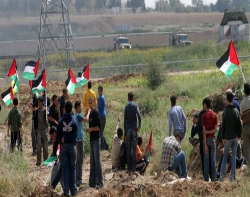 إصابة 20 متظاهرًا فلسطينيًا بالرصاص وقنابل الغاز شرقي غزة