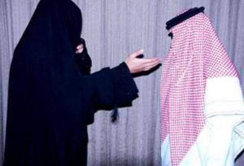 السعودية: معاقبة رجل أهان طليقته بنشر اعتذار في صحيفتين السعودية: معاقبة رجل أهان طليقته بنشر اعتذار في صحيفتين