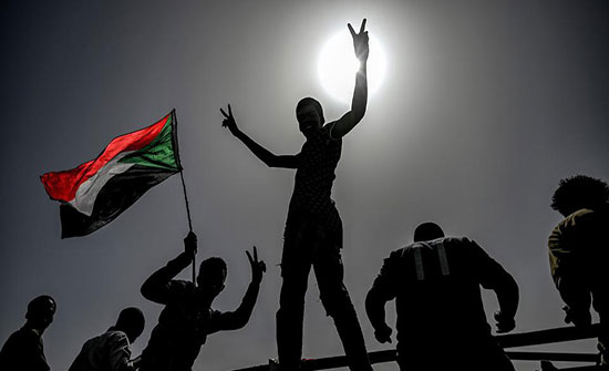 السودان.. تظاهرات تدعو لمحاكمة "رموز النظام السابق"