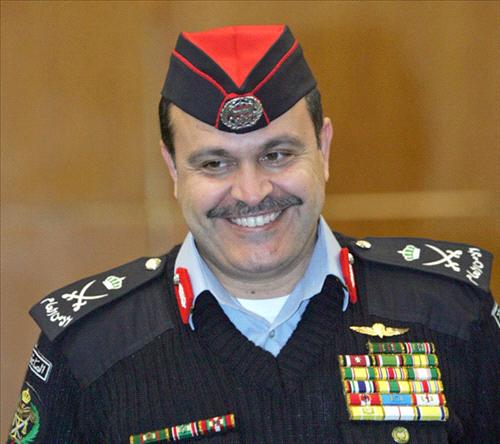 وزير الداخلية يلتقي السفير السعودي في عمان وزير الداخلية يلتقي السفير السعودي في عمان