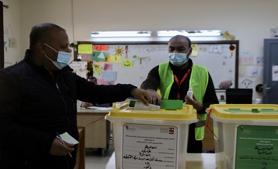 %19.8 نسبة الاقتراع في جميع المحافظات حتى 3:30 عصرا