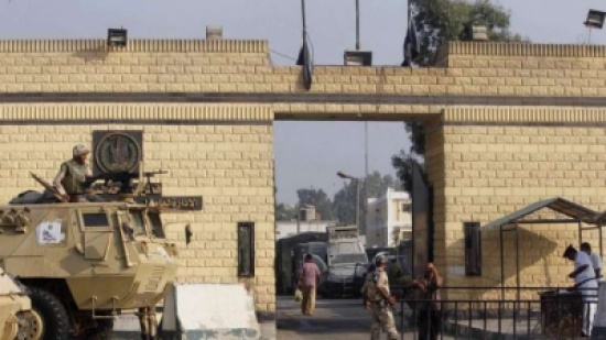 الشرطة المصرية تلقي القبض على سيدة خلال زيارة زوجها في السجن.. والسبب عجيب الشرطة المصرية تلقي القبض على سيدة خلال زيارة زوجها في السجن.. والسبب عجيب