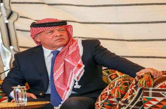 الملك : واجبنا ان نحمي حدودنا ,, وان نحمي شعبنا الملك : واجبنا ان نحمي حدودنا ,, وان نحمي شعبنا