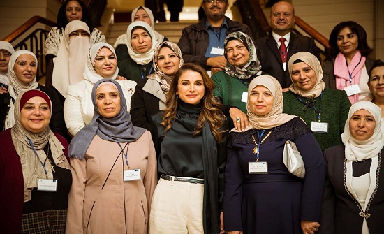 الملكة تشارك باليوم المفتوح لتكريم وبناء قدرات العاملين بالمدارس الصحية الملكة تشارك باليوم المفتوح لتكريم وبناء قدرات العاملين بالمدارس الصحية