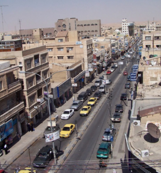 الزرقاء : العثور على جثة طالبة بحافلة ركاب الزرقاء : العثور على جثة طالبة بحافلة ركاب