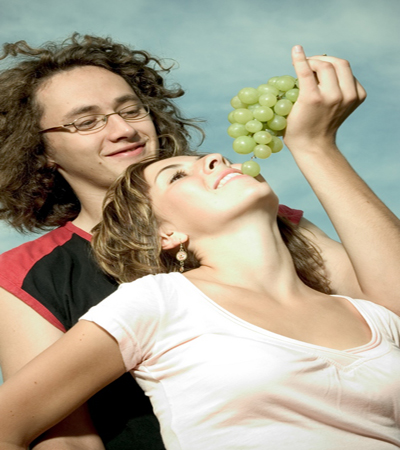 تناول العنب بانتظام يفيد قلب الرجل تناول العنب بانتظام يفيد قلب الرجل