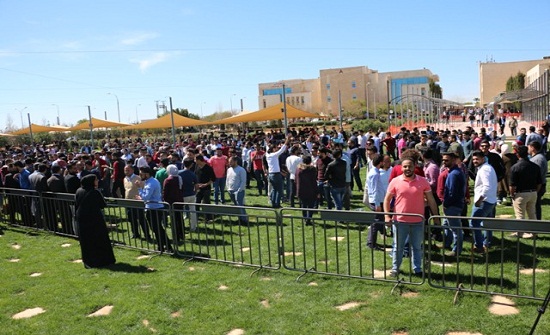 صور:  " الشرق الأوسط " تحتفي بالطلبة الجدد