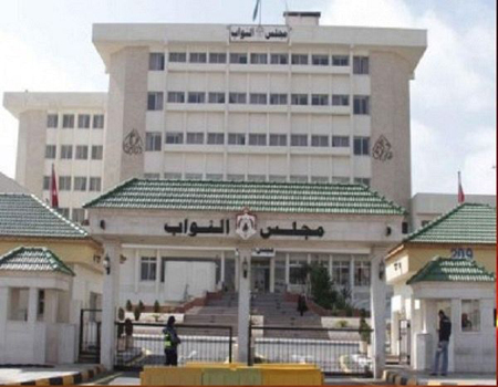 متضررو " الاتصالات " أمام " النواب " للمطالبة بحقوقهم متضررو " الاتصالات " أمام " النواب " للمطالبة بحقوقهم