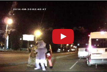 سبونج بوب وميكي ماوس والأصدقاء يلقنون شابا درسا لن ينساه