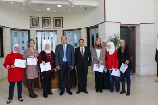 جامعة الشرق الأوسط تكرم منظمي المؤتمر السابع للبحث العلمي جامعة الشرق الأوسط تكرم منظمي المؤتمر السابع للبحث العلمي