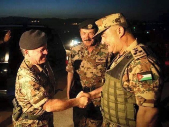 الفريحات للملك : ستتم مراجعة كافة النواحي المتعلقة بتطوير وتحديث قواتكم المسلحة